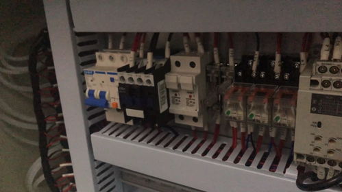 從一次設備嚴重故障看維修電工的系統學習與成長